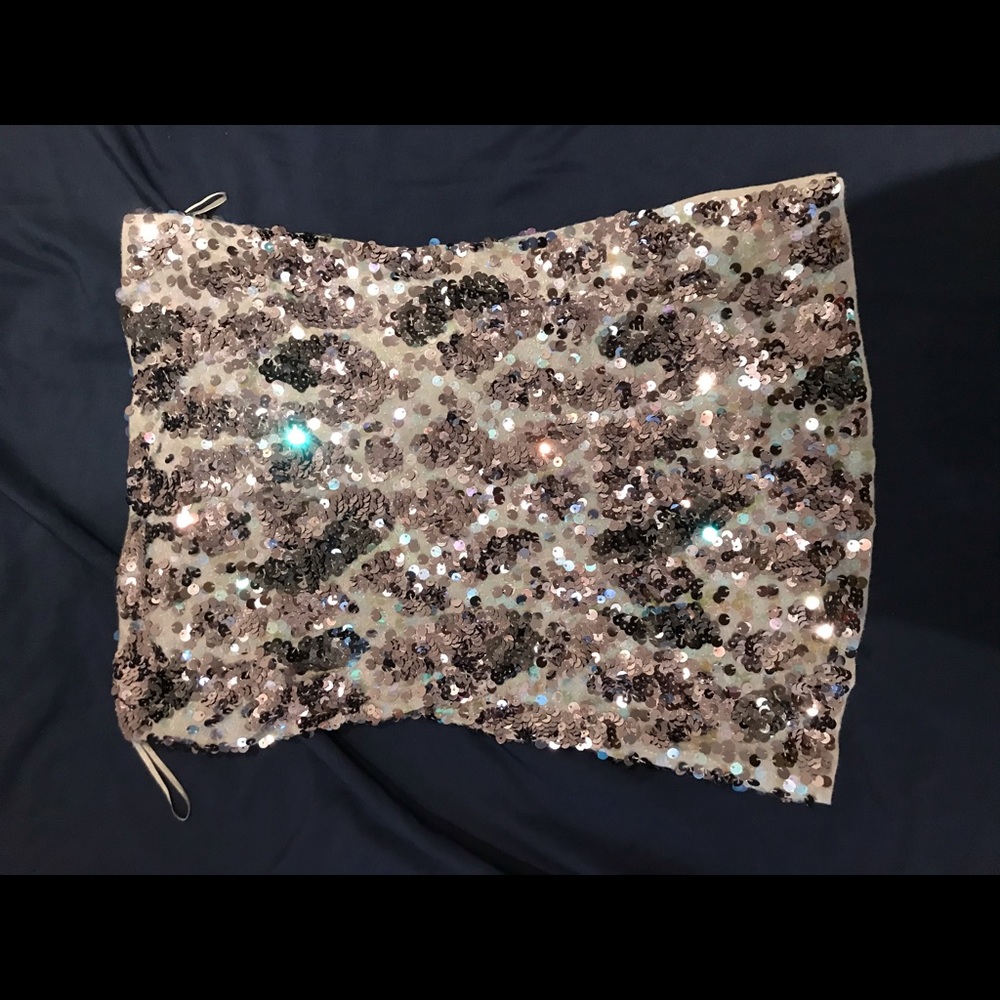 Beautiful sequin Express strapless top gray